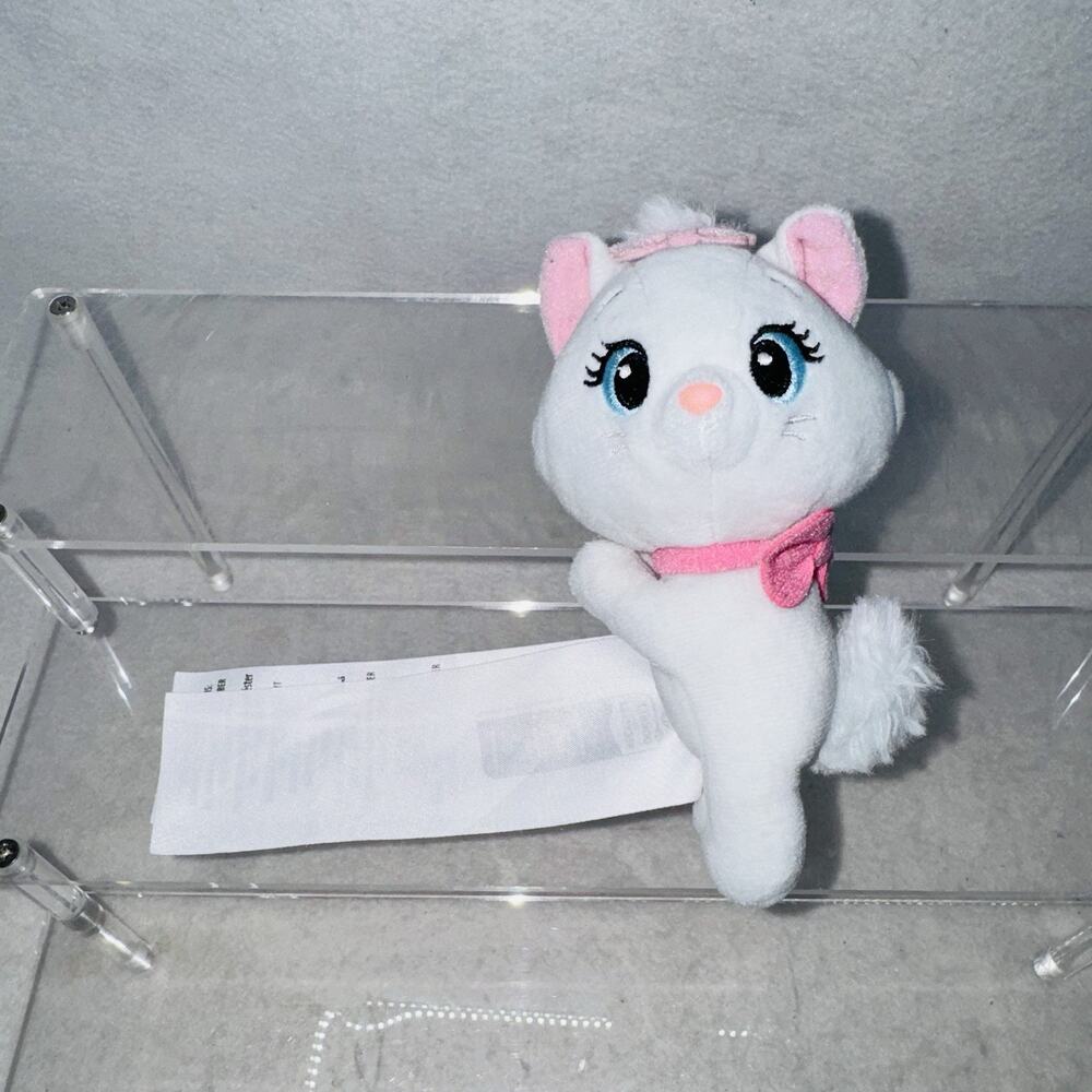 EUC Walt Disney Parks Aristocats Marie Magnet Hands Plush 2024 White Cat 5”High